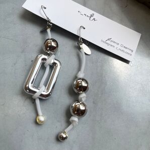 【Black Friday】583* ホワイト×シルバー アシンメトリー ピアス イヤリング