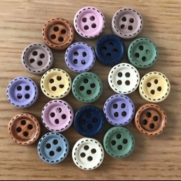 新品未使用 20個 小さめウッドボタン マットカラー 木のボタン