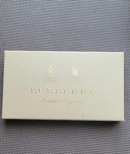 BURBERRY 長財布