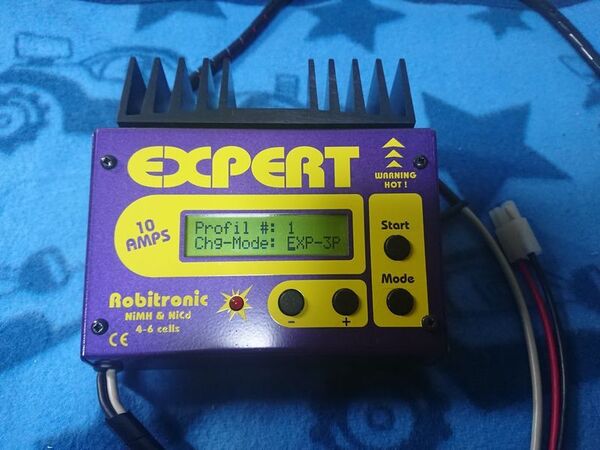 ロビトロニック EXPERT 充電器 中古①