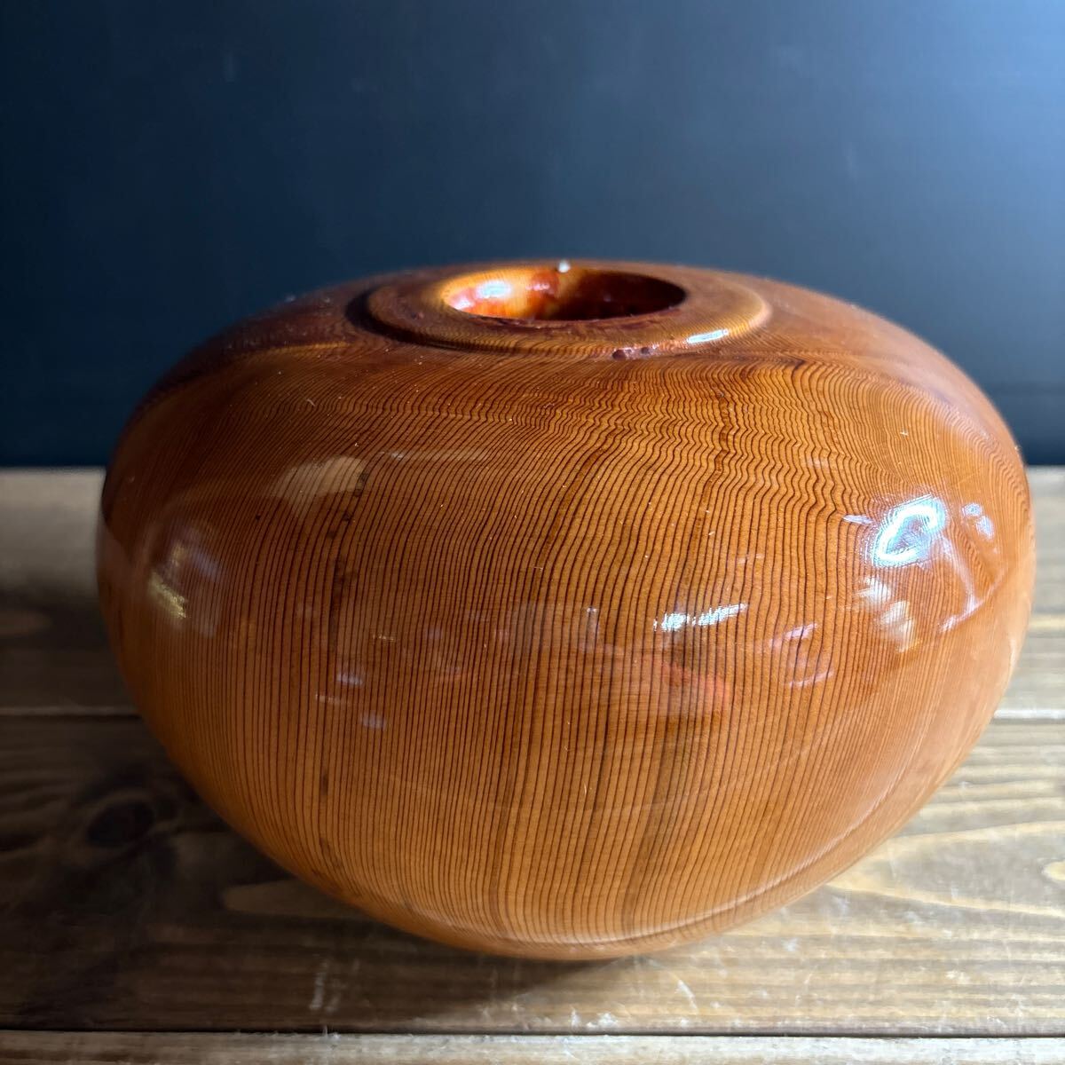 屋久杉 無垢材 刳抜き 大型 花瓶 壺高さ31cm 幅36cm 7kg 屋久杉 無垢材 刳抜き 大型 花瓶 壺高さ31cm 幅36cm 7kg