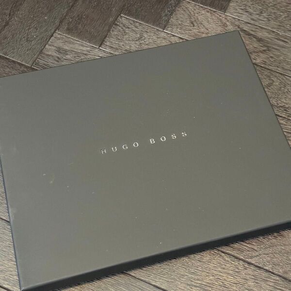 激レア!新品未使用!Hugo Boss ヒューゴボス クラッチバッグ ノート