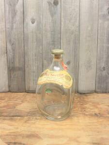 ビンテージ old Smuggler ガラスボトル　オールドスマグラー　ブレンドスコッチウィスキー　酒瓶　アンティーク　ガラス瓶　置物