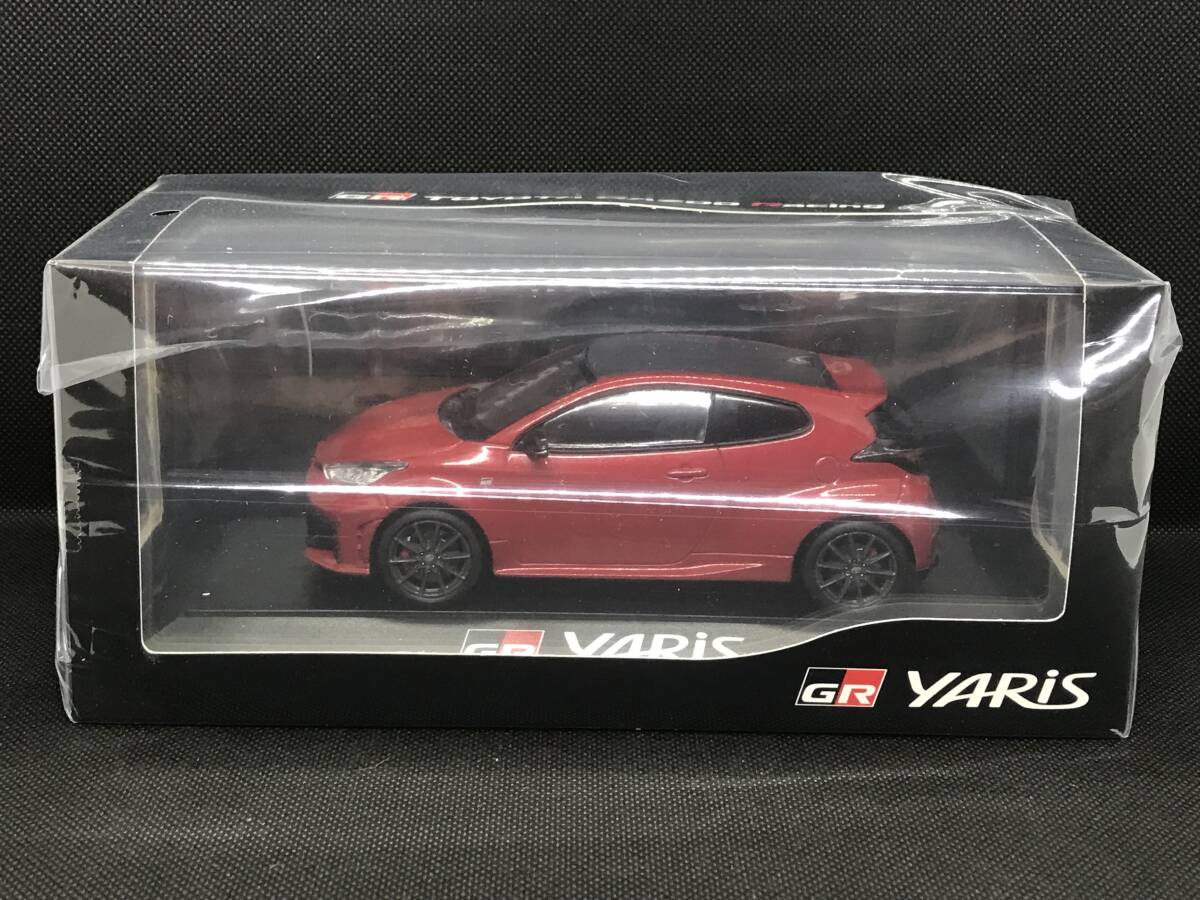 ★2024年発売 新型 トヨタ GRヤリス GR YARIS 1/30 ミニカー カラーサンプル 3U5 エモーショナルレッドⅡ