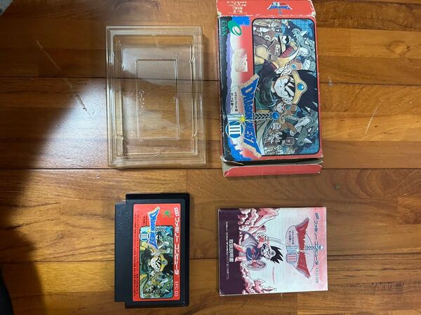ファミリーコンピュータ ドラゴンクエストⅢ 箱説付き