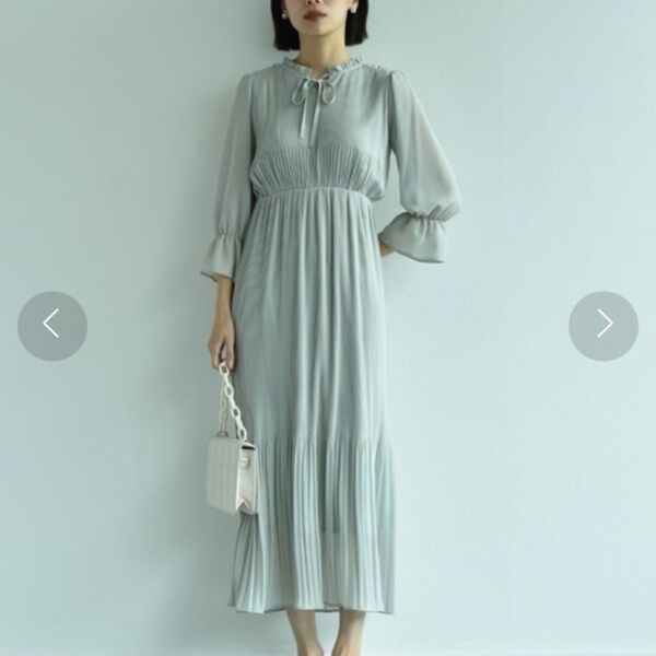 インタープラネット シフォンジョーゼットプリーツ衿フリルワンピース