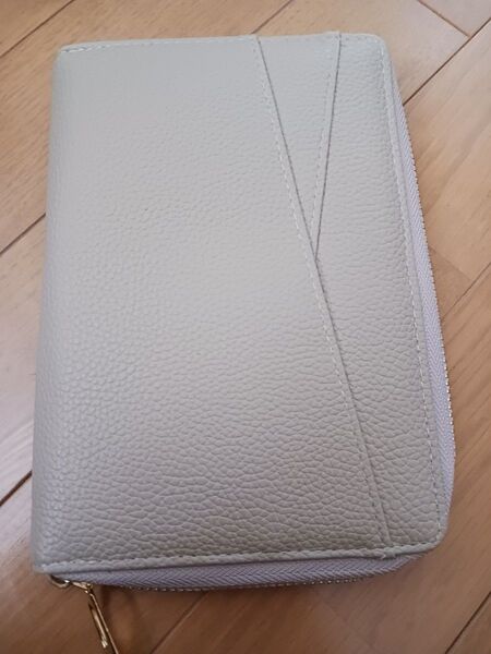新品 マルチケース カード入れ カードケース パスポートケース バッグインバッグ