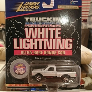  Johnny Lightning White Lightning truck 