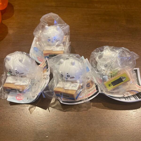 ちいかわ いっしょにがんばろダンボールウォッチ ちいかわ×4