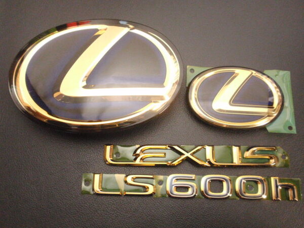 7トレジャー 【 UVF45 】 LEXUS レクサス LS600h 後期 プレミアム ゴールド エンブレム フロント&リア 4点セット