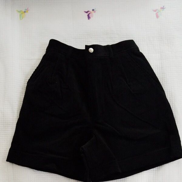 新品 courreges レディースコーデュロイキュロット秋冬物 BLK11/19800円(18000+税)/日本製