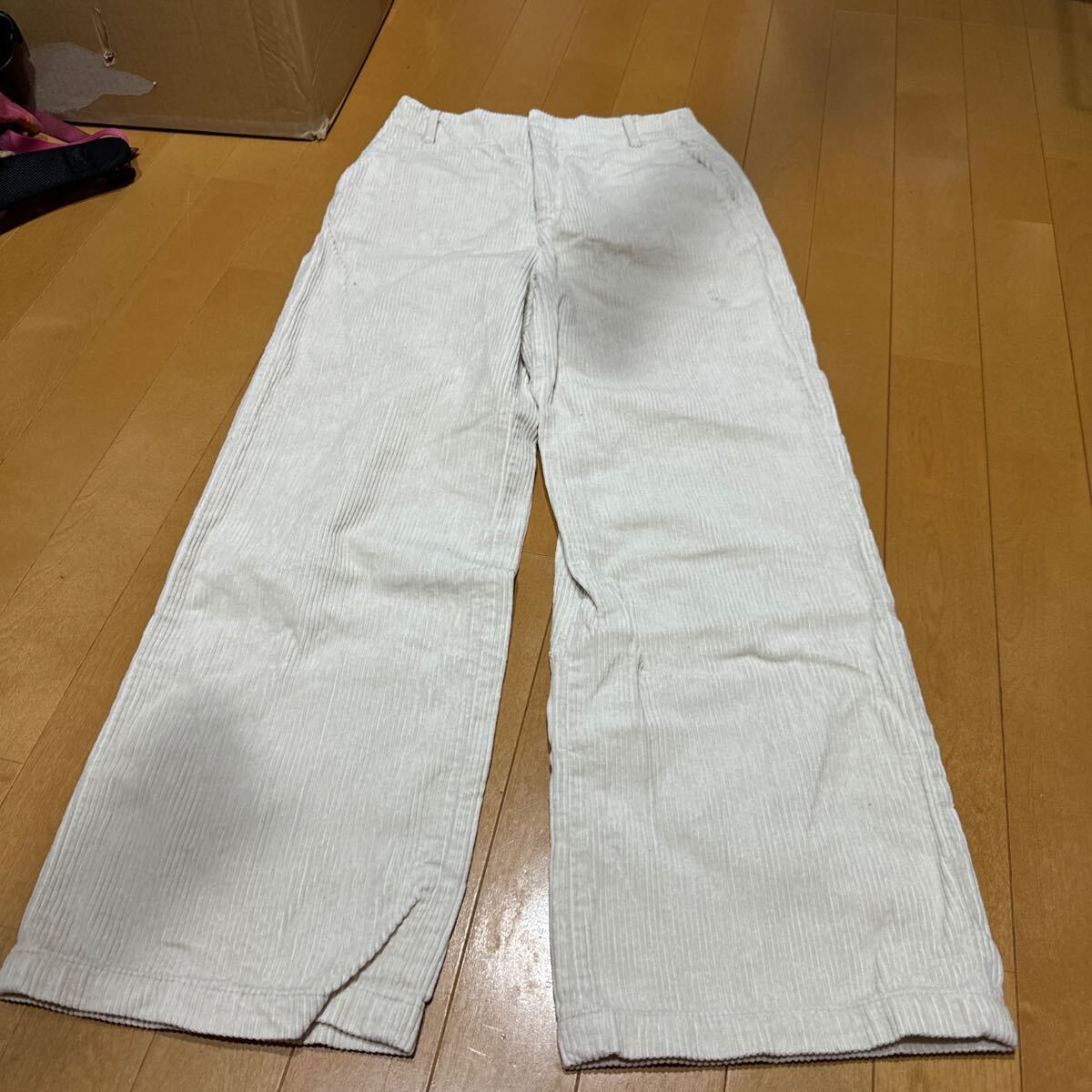 relume コーデュロイパンツ　白系ワイドパンツ