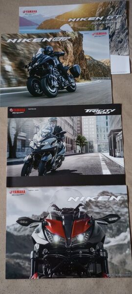 ヤマハ NIKEN 、NIKEN GT.TRICITY300カタログ 計3冊です。
