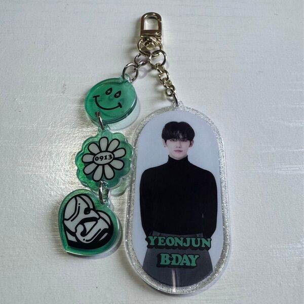 TXT ACRYLIC KEYRING アクキー YEONJUN ヨンジュン