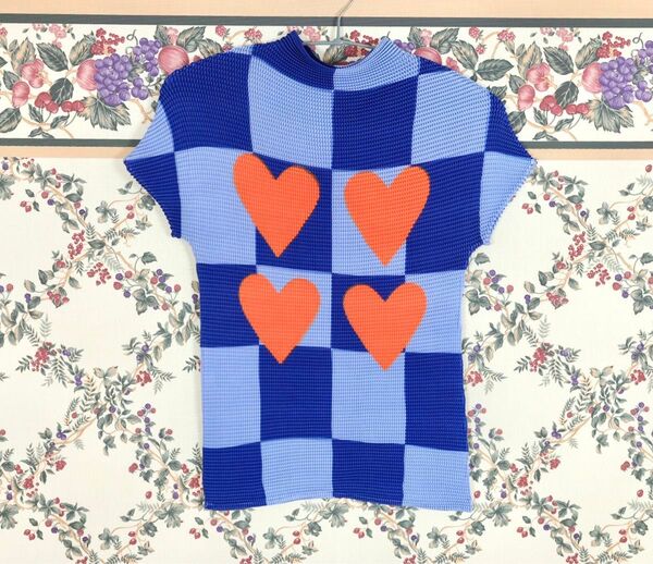 プリーツ ヴィンテージ vintage 古着 カラフル ブラック 水色 tシャツ 半袖 トップス レトロ 総柄 ハート柄 ハート