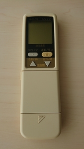  DAIKIN エアコンのリモコン ARC408A26 中古品