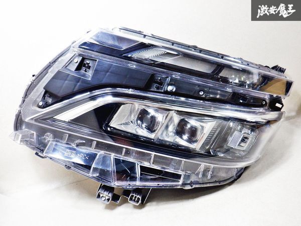 Amazon | 【正規国内トヨタ純正】70系VOXYヴォクシー煌3 メッキヘッドランプガーニッシュ左右セット | アイラインフィルム | 車＆バイク