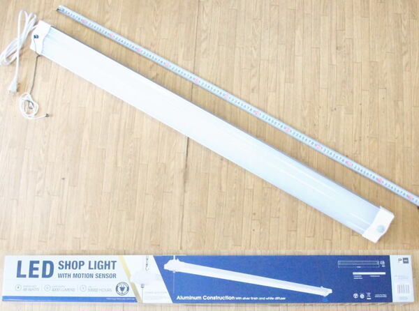 ★☆新品未使用!即納☆★LED センサー付き照明器具 幅117㎝!LED4000lm 大きさ40W直管相当♪取り付け簡単コンセント式!!