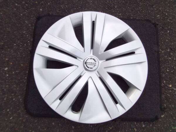 リーフホイールキャップ純正16インチ:ZAA-ZE1(4671)中古品:約500㎞走行商品:美品:1枚