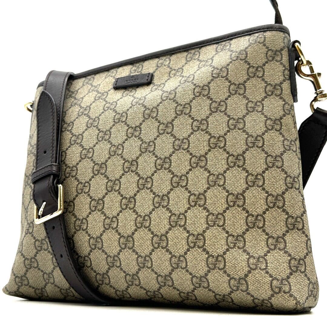 GUCCI ショルダーバッグ パンチングレザー サコッシュ GG柄 ベージュ GUCCI ショルダーバッグ パンチングレザー サコッシュ GG柄 ベージュ
