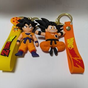 ☆最終価格☆ 未使用 海外製 ドラゴンボール キーホルダー 孫悟空 2種