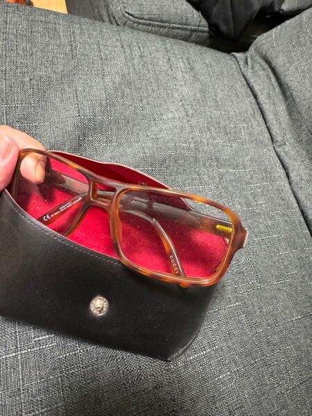 引き出しの奥から出てきました。GUCCIのメガネ?です。 サングラス メガネ 眼鏡 ブランド
