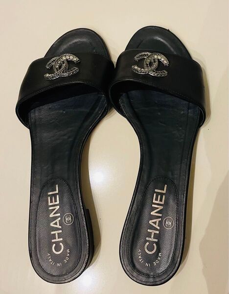 【夏にピッタリ】CHANEL フラット ミュール