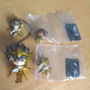 聖闘士星矢 フィギュア&ストラップ セット