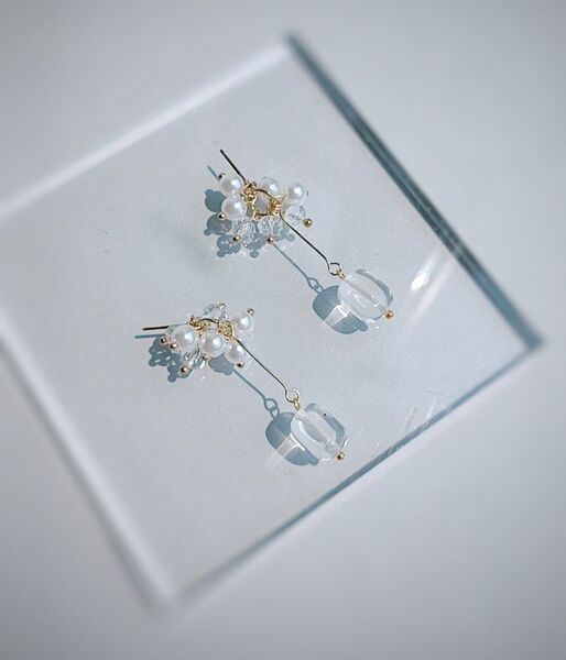 クリア フラワー ピアス イヤリング ビーズ ブライダル ゴールド ハンドメイド