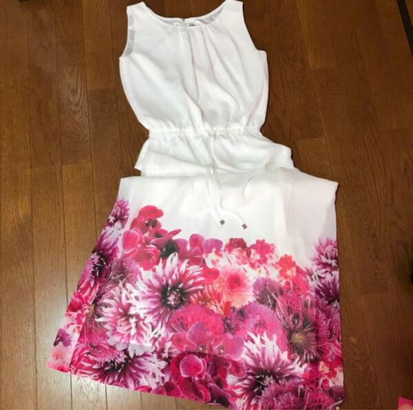 《新品》Rady リゾフラマキシワンピ