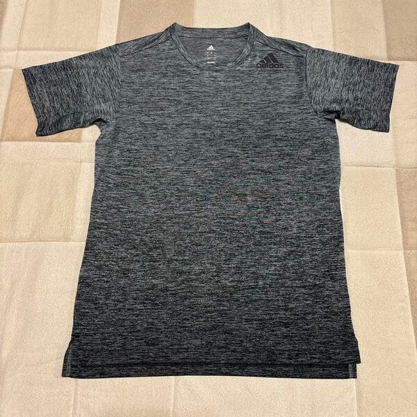 adidas アディダス 半袖Tシャツ グレー
