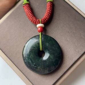 ◇岫玉◇ボーウェナイト◇ヒスイ◇ネックレス◇ペンダント◇ドーナツ型◇平安扣◇お守り◇天然石◇パワーストーン◇巾着袋付き027P73001