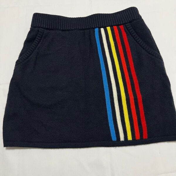【munsing wear】マンシングウェア ゴルフスカート。秋から冬用でニット素材です。ウェストはゴムになっています。