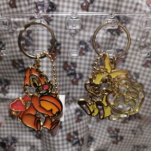 ステンドグラスキーホルダーデールとんすけ&ミスバニー