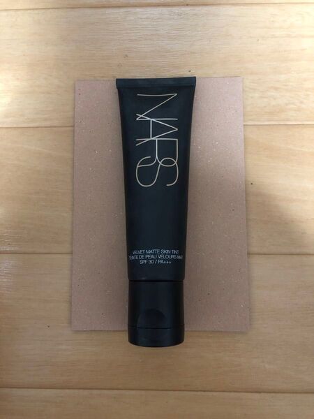 NARS ベルベットマットスキンティント ファンデーション 6514 50ml