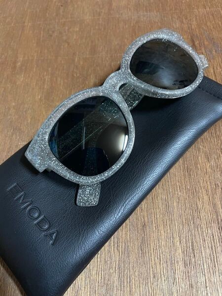 【中古】EMODA サングラス ケース付き