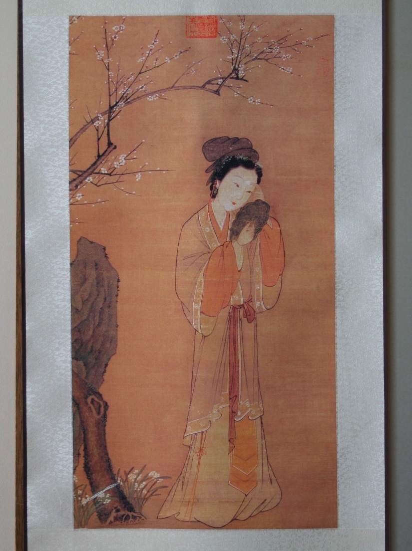 Hanging scroll Karatora: Maid with mirror and plum blossoms, silk reproduction AN94, Artwork, Painting, Ink painting