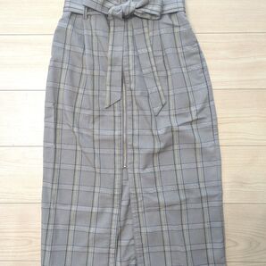 美品!ブージュルード☆ チェックナロースカートM