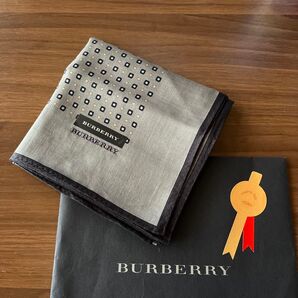 《7日迄の特別SALE》No.4【新品未使用】Burberry(バーバリー)大判ハンカチ