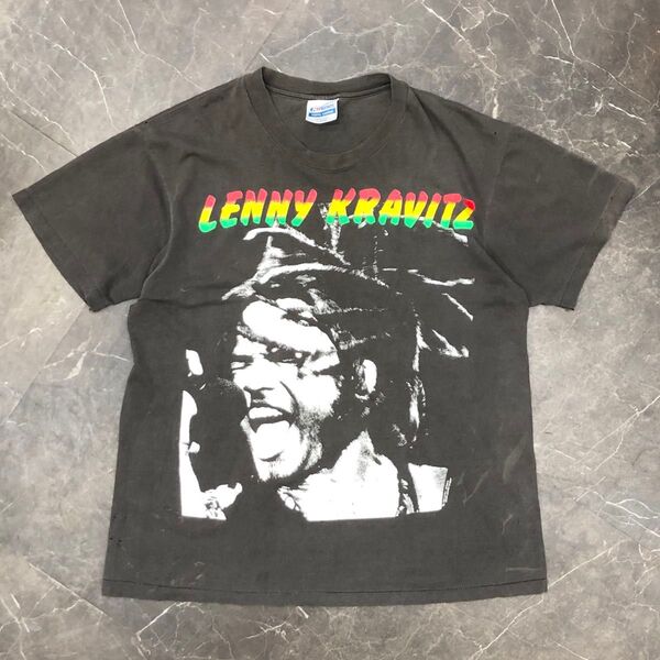 90's Hanes "Lenny Kravitz" T-shirt !!