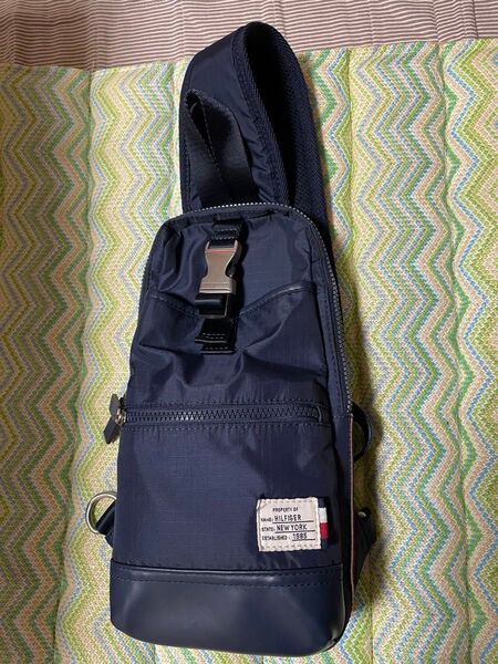 TOMMY HILFIGER ボディバッグ