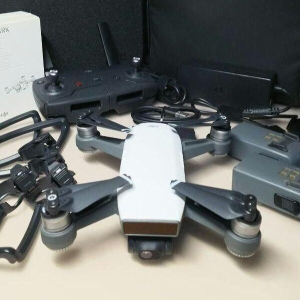 ドローン DJI Spark(白)