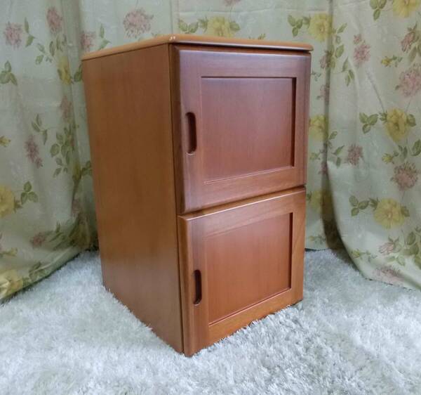 キャビネット 収納庫 小物整理 前面淵板天然木無垢 展示キズ処分 前面、天板、側面まで天然木突板仕様 キャスター付き