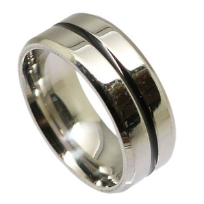 センターブラックラインステンレスリング 11号 新品