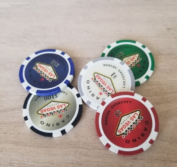LASVEGAS $100$50$25$5$1ラスベガスカジノチップ 5枚 マーカー ボールマーカー 郵便送料無料