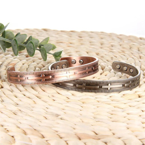 銅ブレスレット エネルギーマグネット付きの磁気 ストレス解消 痩身ブレスレット 女性の減量 ビンテージスタイ