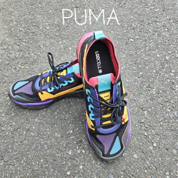 PUMA スニーカー