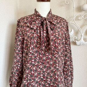 送料無料 即決 昭和レトロ 総柄 ボウタイリボンブラウス ヴィンテージ ビンテージ レトロ古着 年代物 日本製 下北沢 トップス 長袖