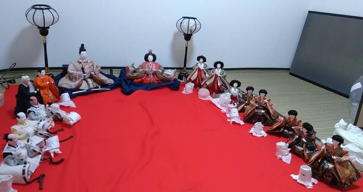Artesanía tradicional de Kioto Kenzan Shunpo Yusoku Hina Kioto Hina Príncipe y princesa Hina Muñecas Yuzen de seda genuina Precio de compra 450, 000 yenes + 240, 000 yenes Damas de la corte (3 personas), 5 niños varios (5 personas), asistente (2 personas), sirvientes (3 personas), linterna de crisantemo, antiguo, recopilación, armadura, tsuba, Accesorios de espada