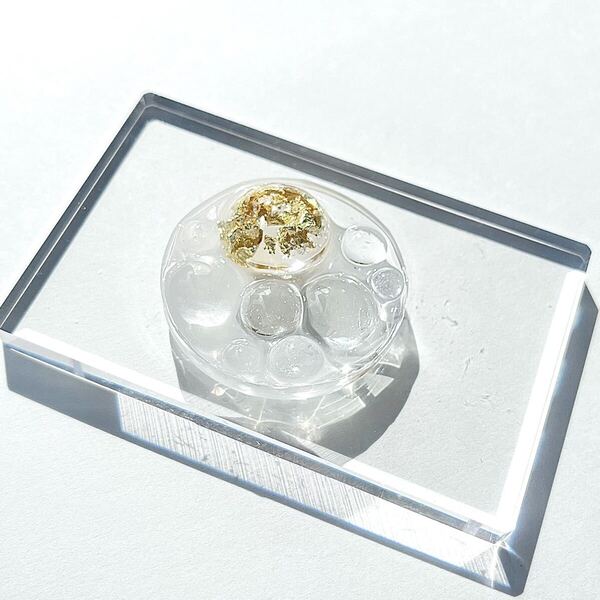 とろける氷のスマホグリップ クリア 透明 金箔 キラキラ 水中 水面 スマホリング スタンド アイス 夏 海 涼しげ iPhone Android 全機種対応